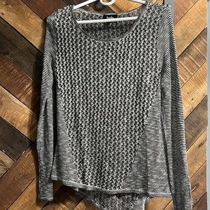 Long sleeve knit top